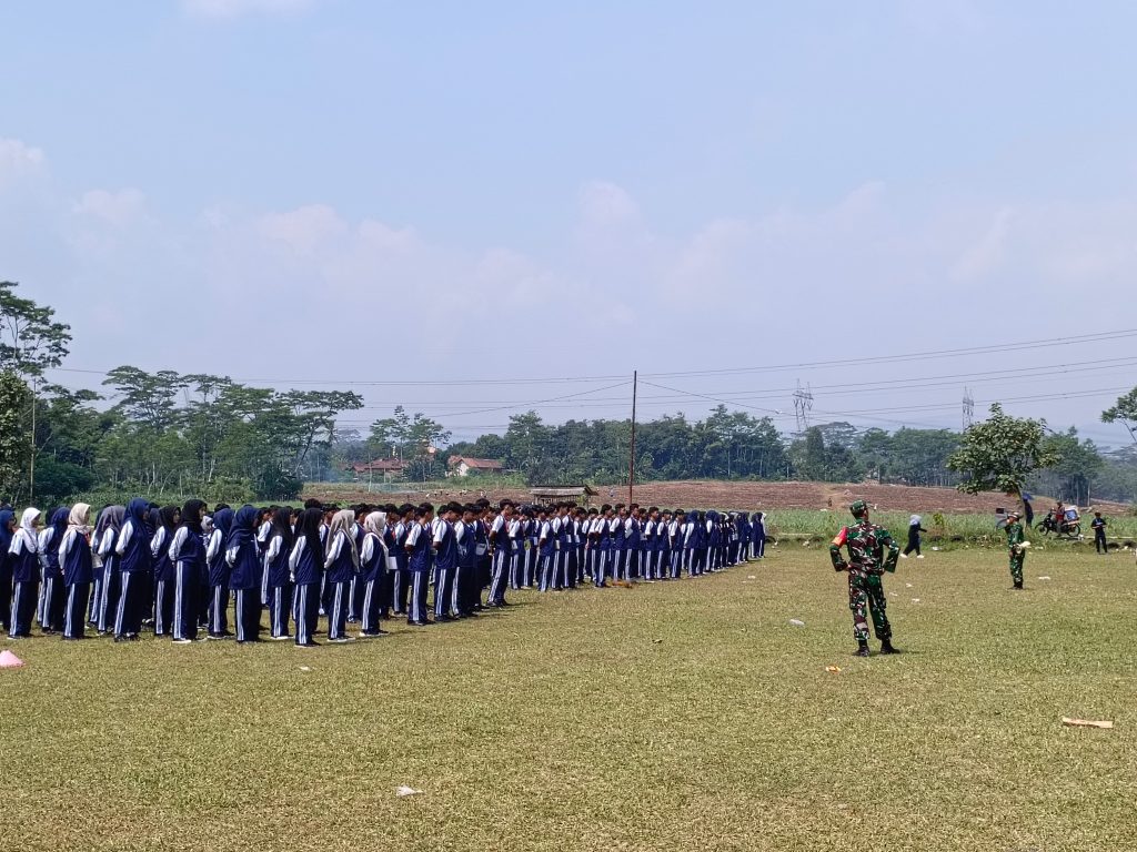 MA NU 01 Banyuputih Bentuk Karakter dan  Kedisiplinan Siswa Bersama TNI MA NU 01 Banyuputih Bentuk Karakter dan  Kedisiplinan Siswa Bersama TNI