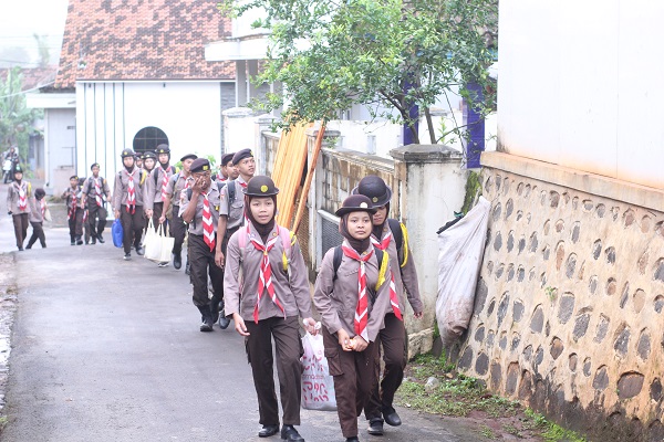 Belajar dari Proses Padi: 41 Calon Bantara MA NU 01 Banyuputih Ditempa Lewat Pendadaran Belajar dari Proses Padi: 41 Calon Bantara MA NU 01 Banyuputih Ditempa Lewat Pendadaran