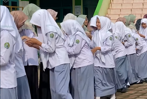 Hari Pertama Masuk, MA NU 01 Banyuputih Gelar Halal Bihalal Hari Pertama Masuk, MA NU 01 Banyuputih Gelar Halal Bihalal