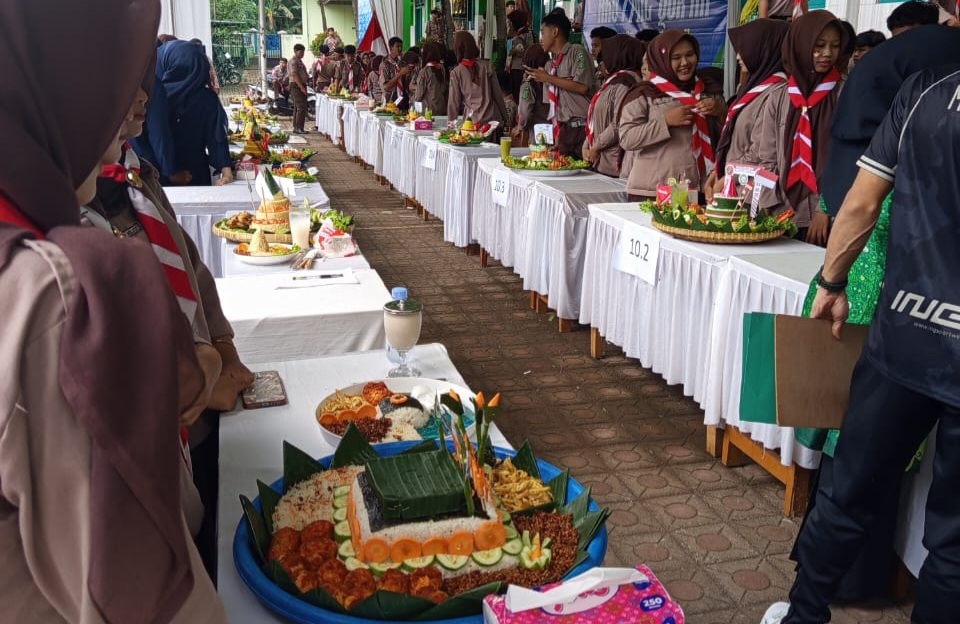 Lomba Menghias Tumpeng dan Kreasi Minuman Semarakkan Harlah ke-41 MA NU 01 Banyuputih
